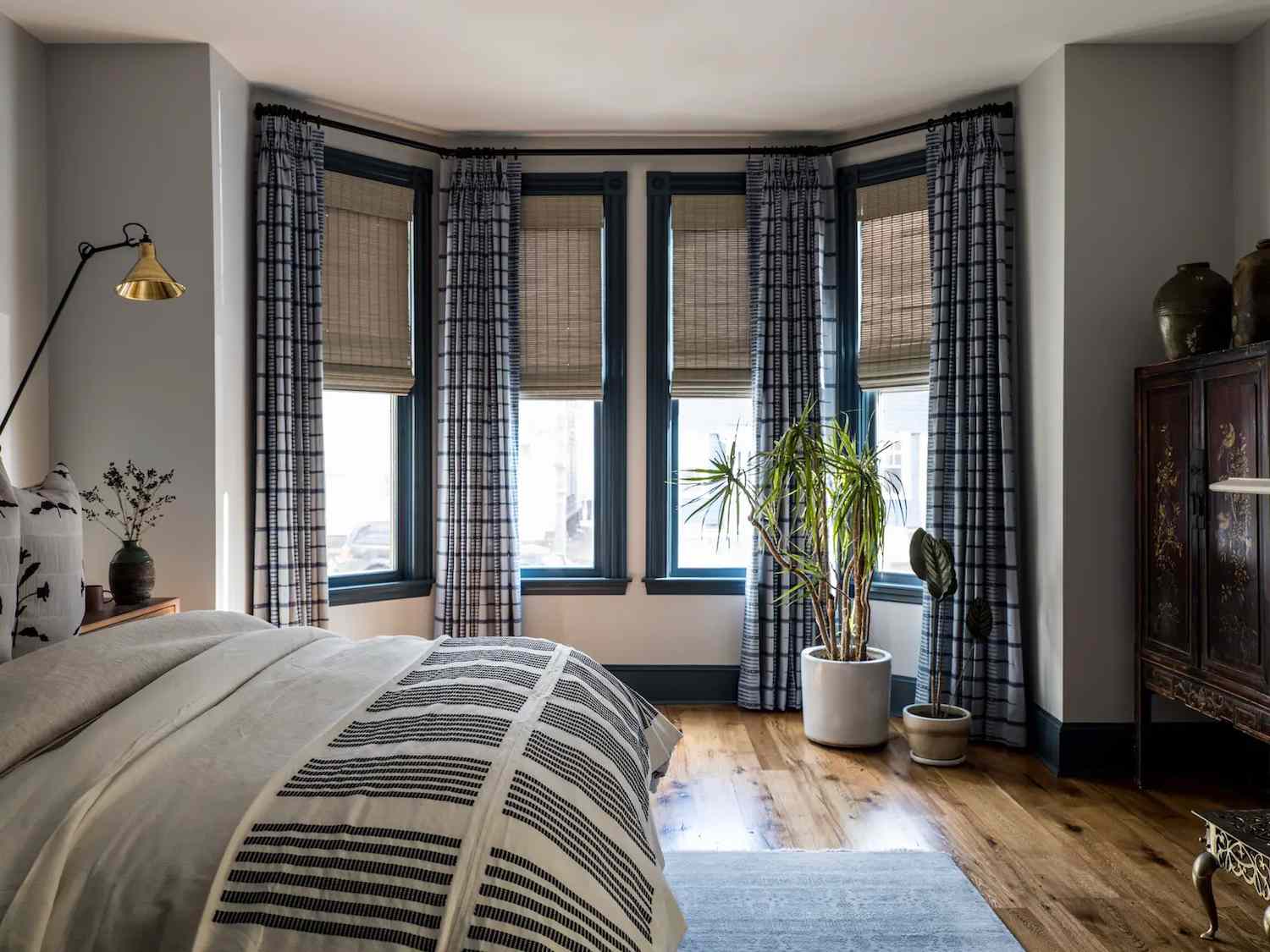 43 Airy Bay Window Concepts That Include Simply the Correct Amount of Cozy Appeal to Any Area
